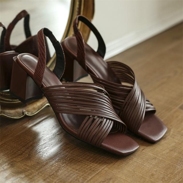 Летняя женская обувь, сандалии на высоком каблуке из натуральной кожи для женщин, повседневные однотонные женские гладиаторы в стиле ретро на каблуке