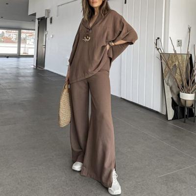 Женский костюм-двойка: пуловер оверсайз с рукавом 3/4 и брюки с широкими штанинами. Осенний повседневный свободный комплект для отдыха