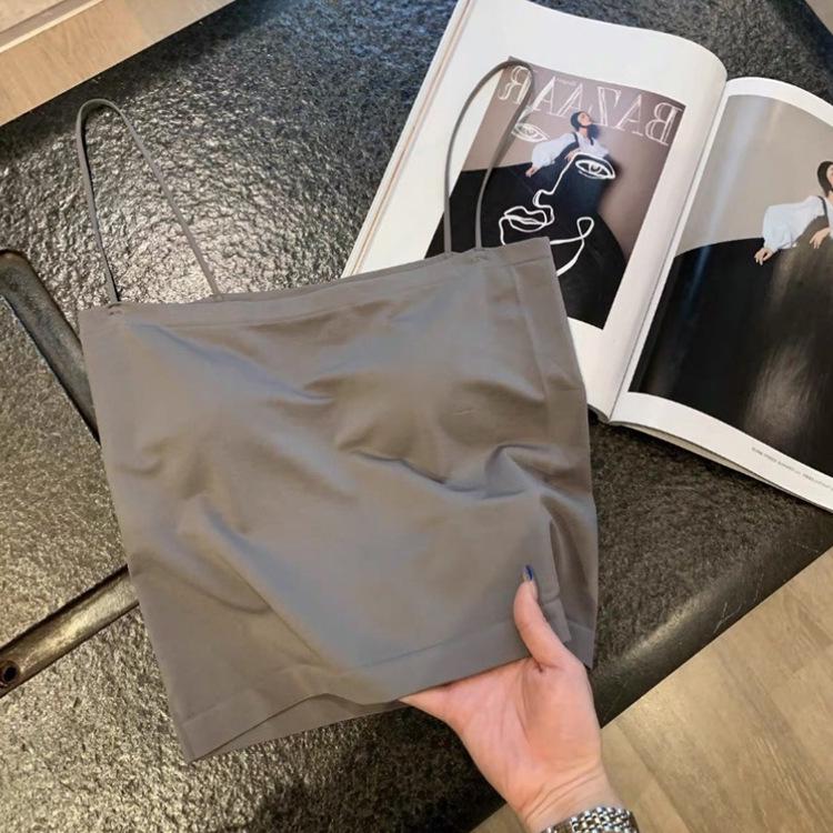 Летний женский однотонный топ-майка с нагрудными вкладышами - красивый топ-бандо со спинкой