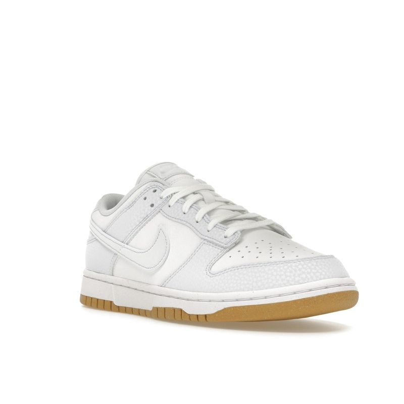 Nike Кроссовки женские Dunk Low Next Nature Football Grey Gum White Gum-Light-Brown FN6345-100