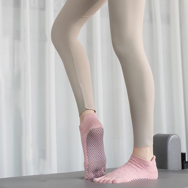 Носки ToeSox с открытой спиной, нескользящие, для йоги и пилатеса, с пятью пальцами — всесезонное качество