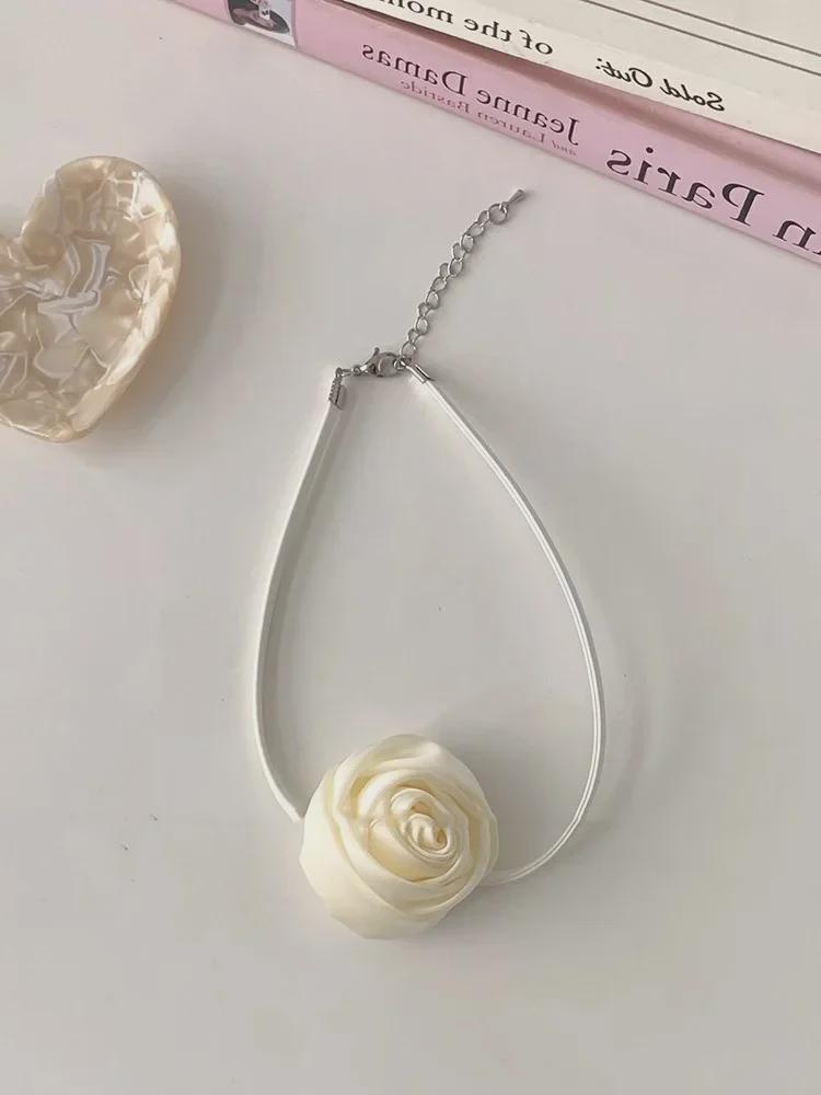 Роскошное ожерелье с цветком розы - элегантный женский аксессуар на ключицу