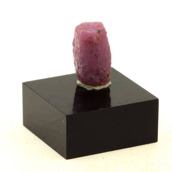 Pierres et Minéraux. Rubis. 8.3 ct. Kiteto District, Manyara Region, Tanzanie.