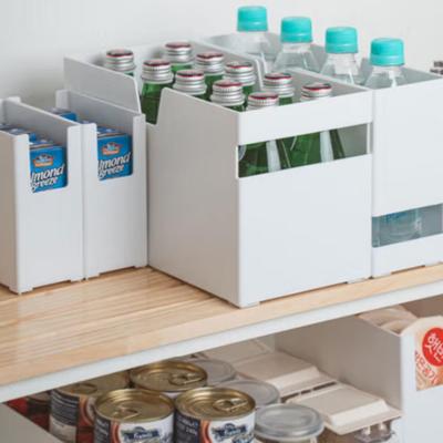 Пластиковый контейнер для хранения с ручкой для кладовой – 15 x 30 x 17.5 см