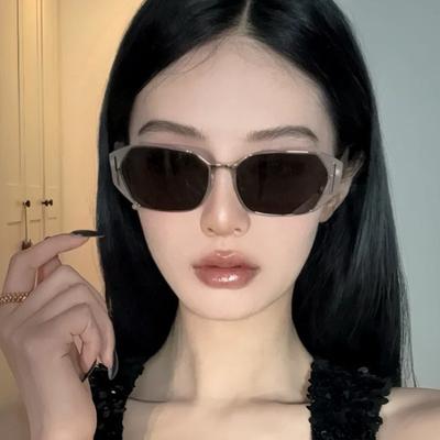 Новые женские солнцезащитные очки Винтажные квадратные с защитой UV400 Женские прямоугольные очки Модные очки Модные аксессуары