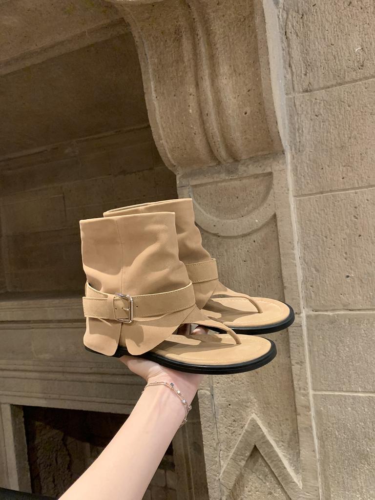 Grape Mom has the same fashionable hot girl with round toe clip buckle mid-leg sandals, retro and versatile, slimming open-toe trouser boots