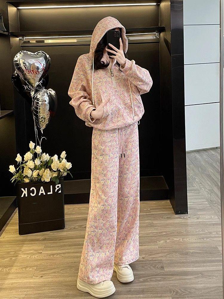 Женский жаккардовый повседневный спортивный костюм: Комплект из двух предметов: толстовка и брюки широкого кроя для осени/зимы 2025.