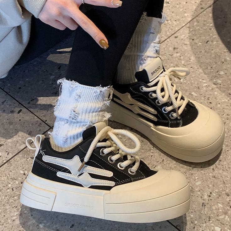 Универсальные повседневные туфли на толстой подошве с увеличенной высотой каблука, женские белые туфли 2025 года, новые осенне-зимние туфли в стиле ретро для студентов, легкие спортивные туфли