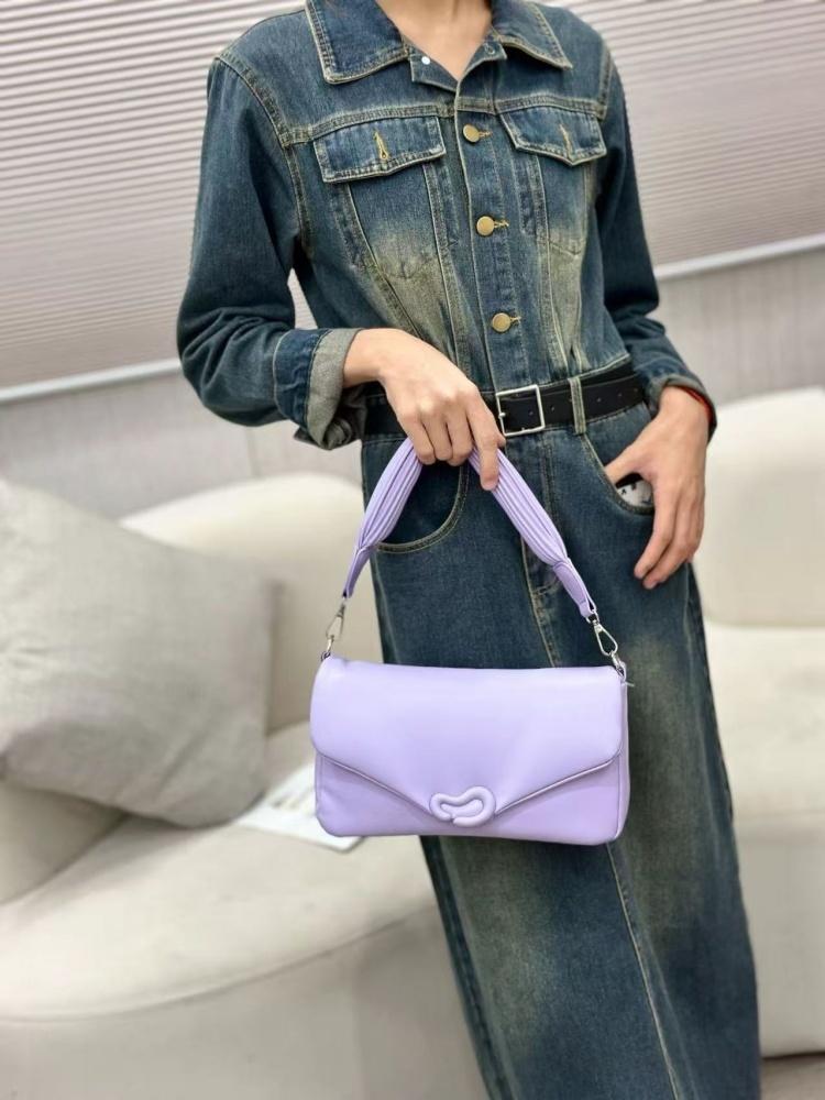 Fashionable Macaron Color Underarm Bag Heart Shaped Buckle Shoulder Bag Women's Versatile Light Luxury Crossbody Bag