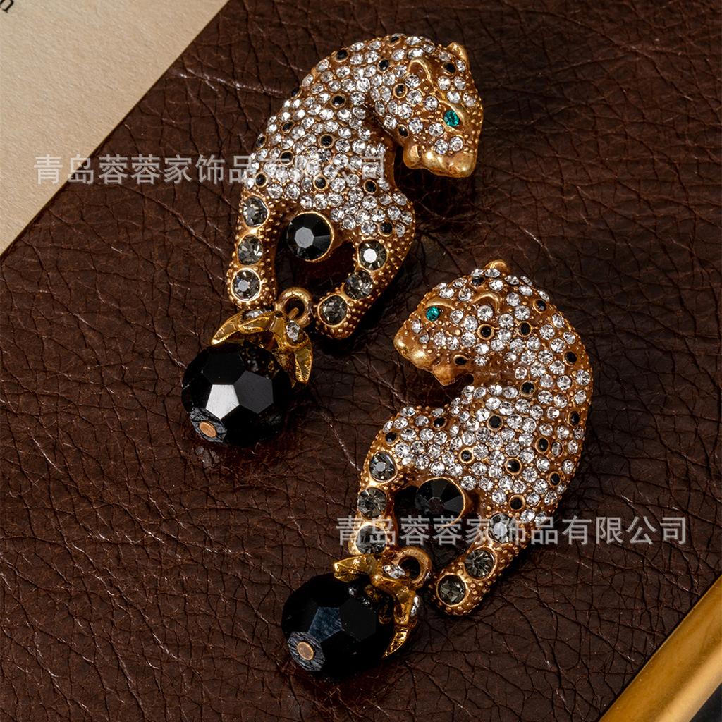 's Ancient Retro Style Leopard Full Designer Earrings Are Delicate Vintage With A Exquisite