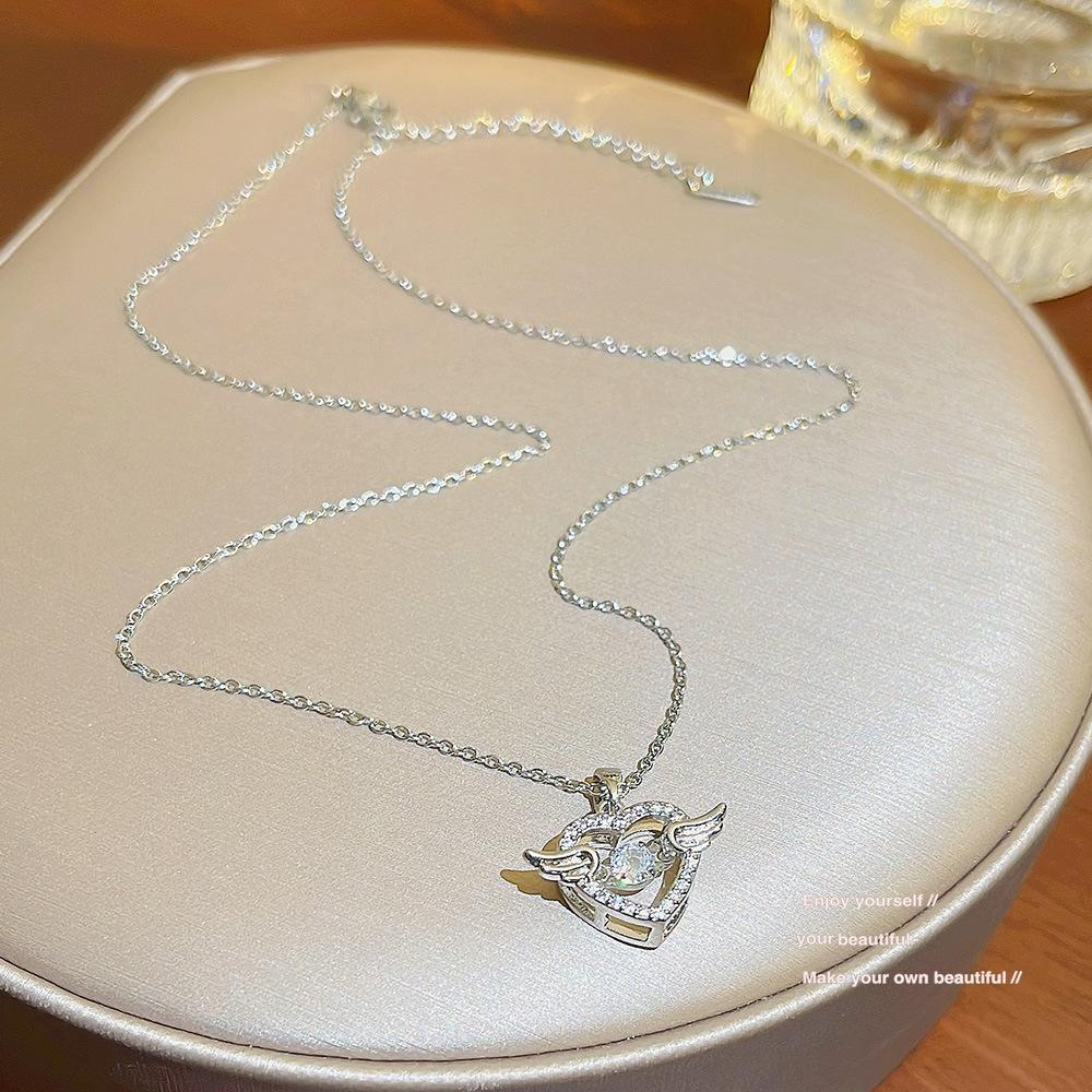 Умное ожерелье-ангелочек, ювелирное изделие для девочки, ниша, инкрустированная цирконием, подвеска в виде любви, роскошный изысканный титановый кулон на ключицу.