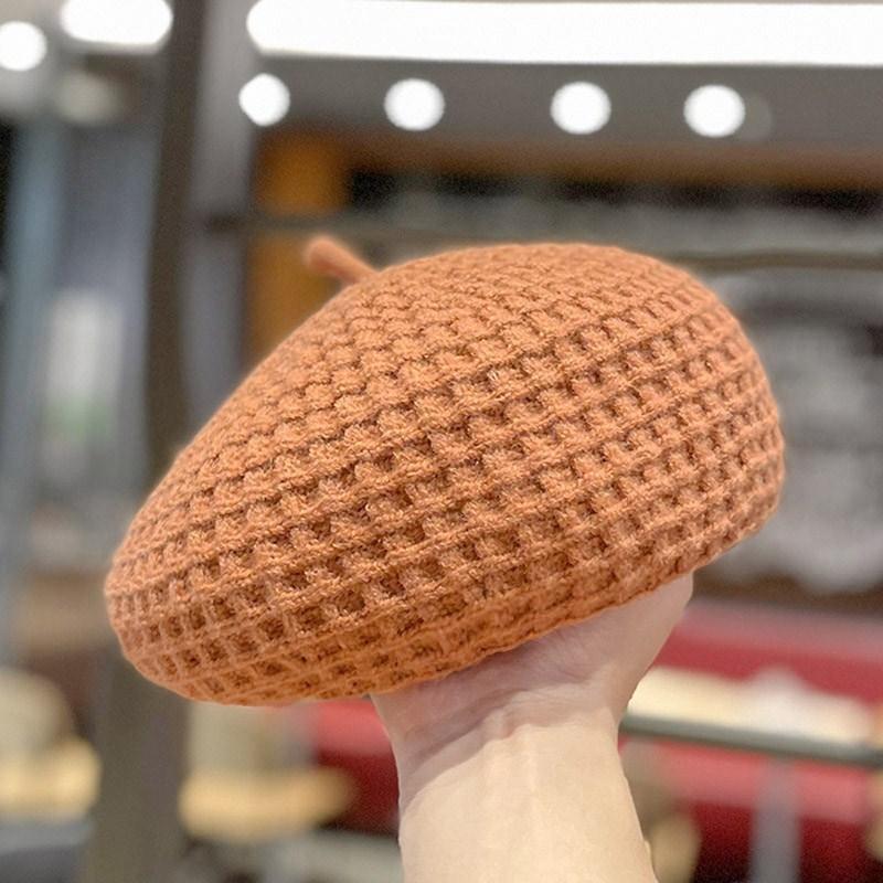 Knitted plaid hat women's autumn and winter new versatile British retro casual painter hat beret
