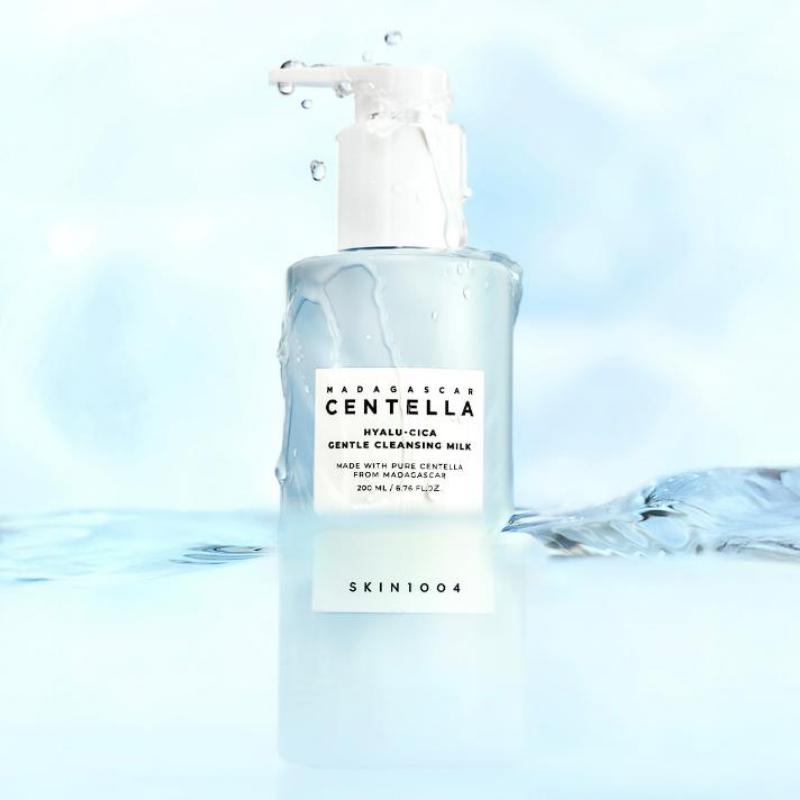 Skin1004 Madagascar Centella Hyalu-Cica Мягкое очищающее молочко 200 мл