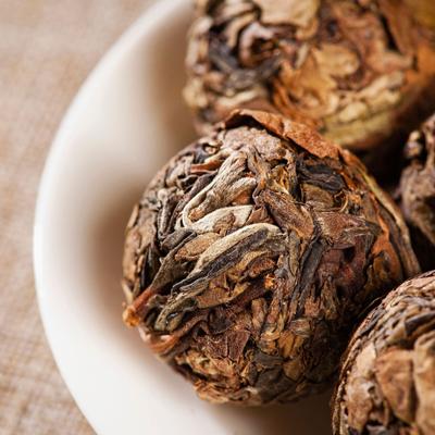 Чай пуэр из Юньнань Линьцан, белый чайный торт «Лунный свет», 500 г