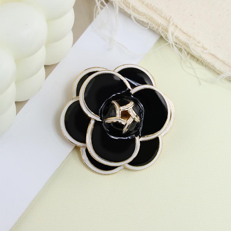 Корейская простая ретро-брошь камелия в стиле Пномпеня, высококачественная женская роза, корсаж, значок из сплава, аксессуары для одежды