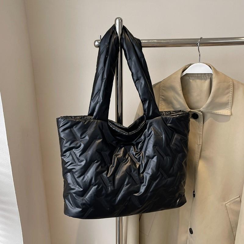 Chic And Fashionable Canvas Tote Bag For Women Versatile Daily Use In Black