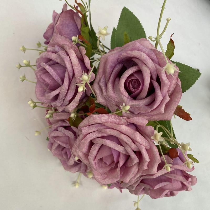 Искусственная композиция с розами в вазе для свадебной фотосъемки и оформления мероприятий