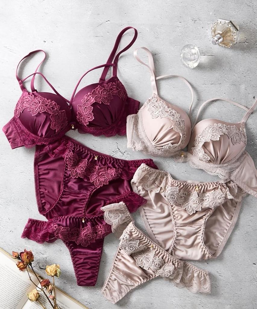 Inner Set Satin Flower Bra and Shorts Set for [Nissen] T-Shorts 3-Piece Women, Beige, D70/M