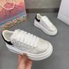 Маленькие белые туфли женские весенние универсальные туфли на толстой подошве маленькие увеличивающие рост туфли супер огненные спортивные повседневные туфли Muffin Board