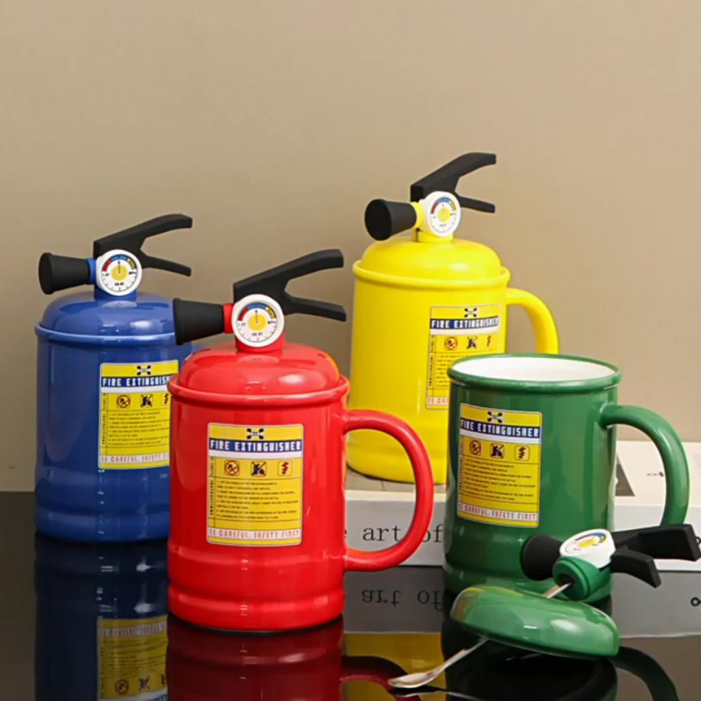 Кофейные чашки Керамическая чашка для чая Кружка в форме огнетушителя с крышкой Ложка 400 мл Горячие Холодные Напитки Молоко Сок Напиток Кружка Офис Дом Путешествия Подарки