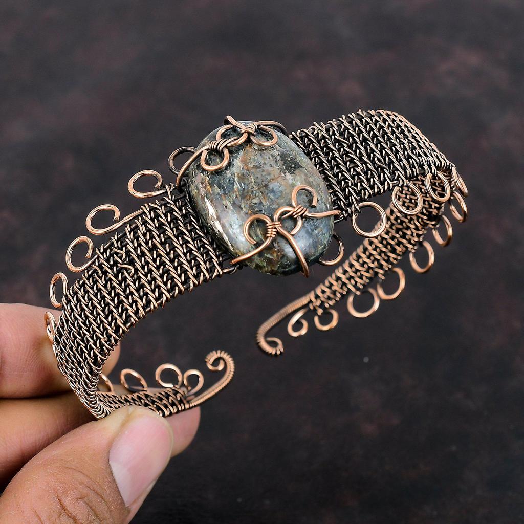 Кианит Браслет-манжета Браслет-манжета из медной проволоки Ювелирные изделия ручной работы Браслет из настоящего драгоценного камня Регулируемый Браслет-манжета Ювелирные изделия из медной проволоки для подарка