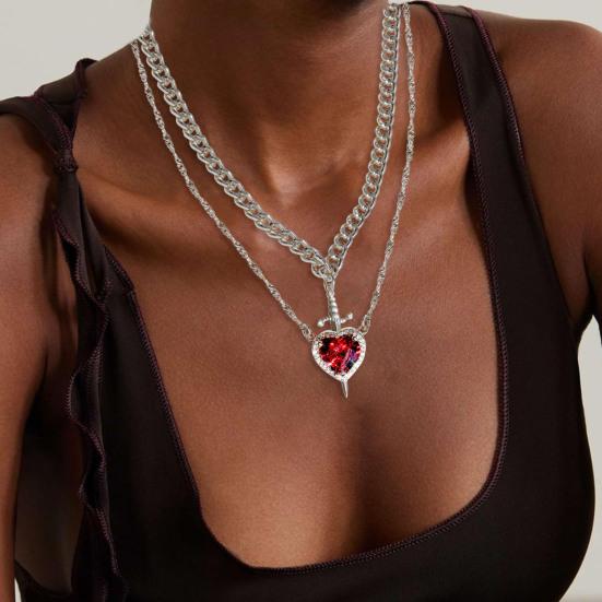 Женское ожерелье двухслойное с лезвием и кулоном в виде сердца, декор из красного страза, нержавеющая сталь
