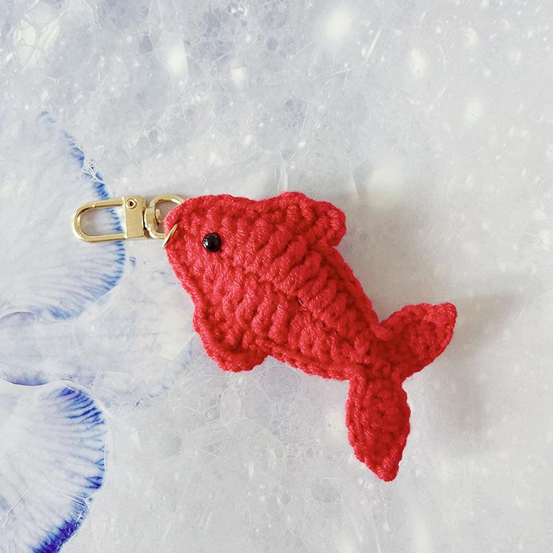 Креативный мультяшный шерстяной вязаный крючком милый маленький брелок-подвеска в виде рыбки, плетёное кольцо для ключей, украшение для сумки, подвесное украшение