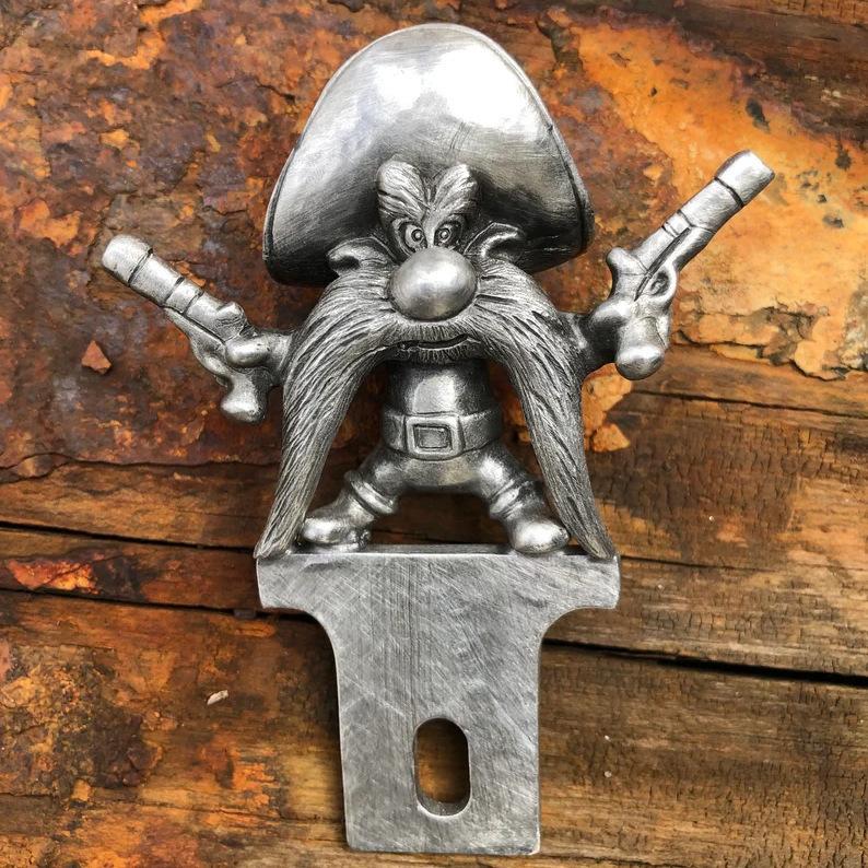 Wile E Coyote Hood Surprise Decorative Ornament For Car Lovers Resin Car Ornament