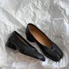 Модные женские туфли-лодочки из микрофибры с раздвоенным носком на низком каблуке, дизайнерские плиссированные туфли-таби на мягкой подошве, повседневная обувь