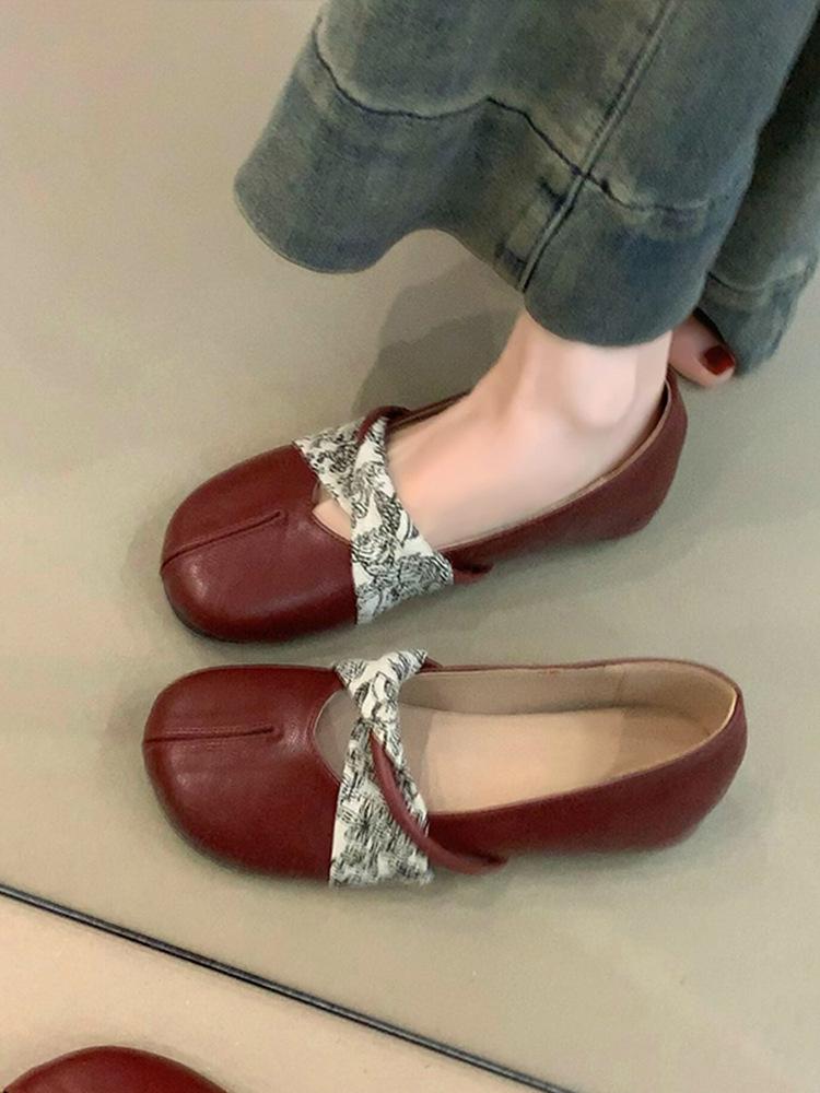 French silver flat bottom inner height increase light mouth ballet single shoes women's versatile Mary Jane small leather shoes