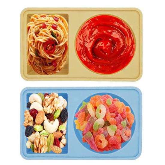 2/4Pcs Double Compartment Dressing Containers with Lid Foldable Silicone Sauce Box Reusable Snack Containers Stackable Condiment Box for Travel