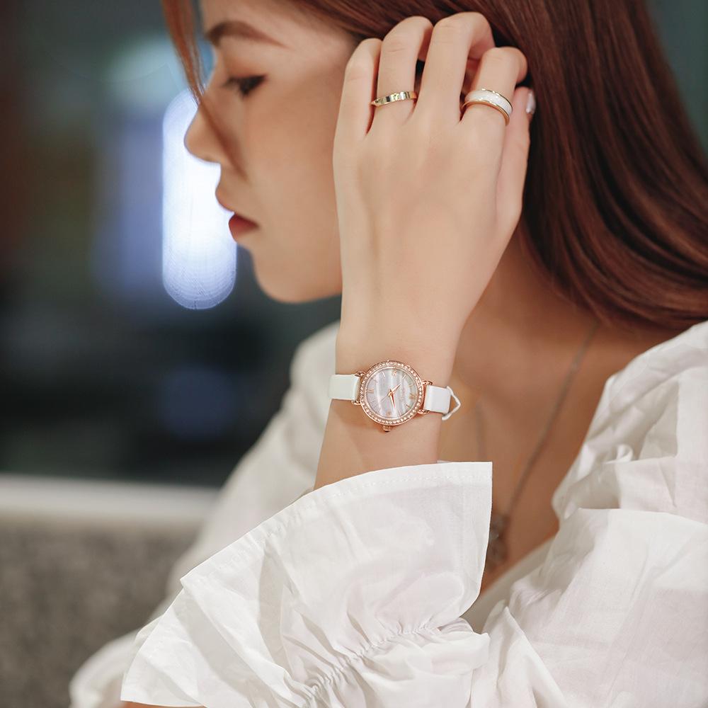 Новые женские часы ретро бриллиант маленькие зеленые часы модные легкие роскошные поясные часы для женщин