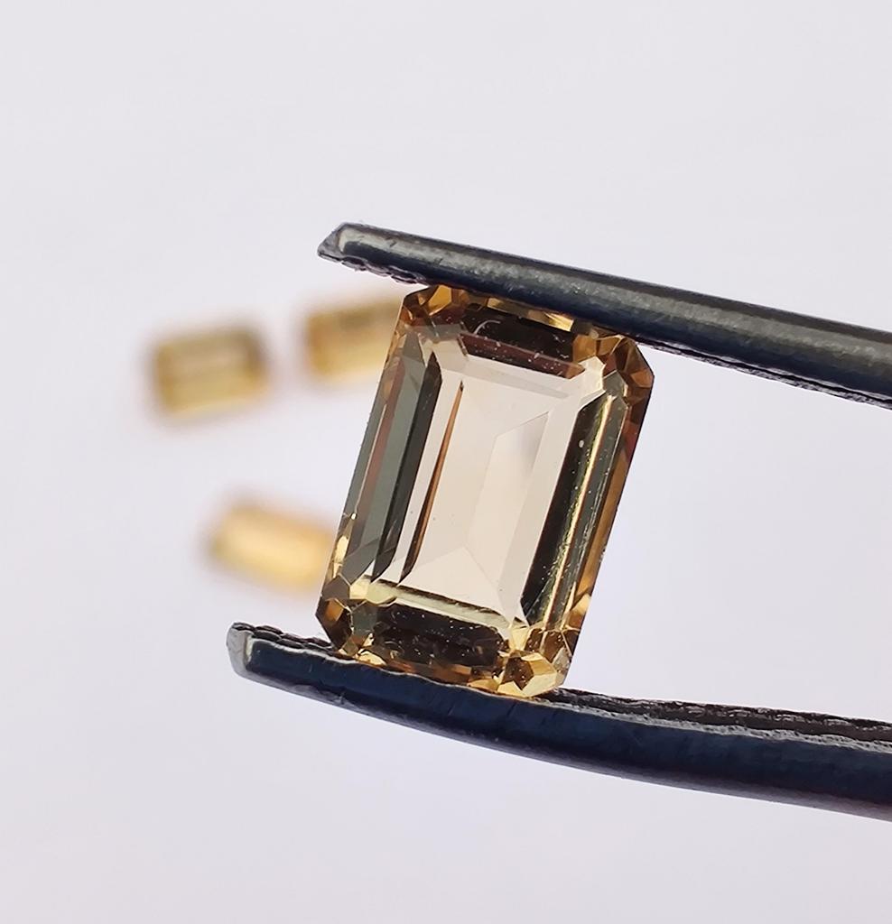 Лот из 4 камней, натуральный ограненный цитрин изумрудной огранки, россыпью, для изготовления ювелирных изделий, 3,50 карата, размер 7x5 мм.