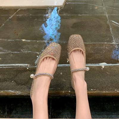 - [] Красивая версия ремесленных _ туфель Мэри Джейн с сетчатым верхом и квадратным носком, полностью усыпанных бриллиантами