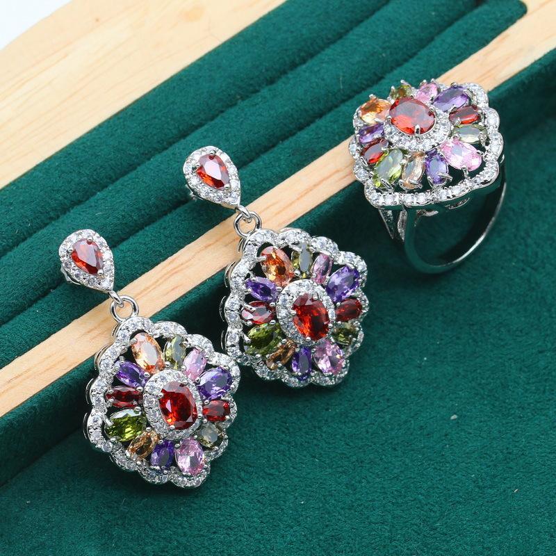 Luxuriously Color-preserving Vintage-sensitive Zircon Bracelet Necklace Earrings Ring Flower Accessories Set
