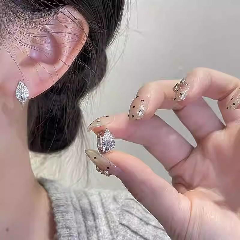 Серьги-кольца из стерлингового серебра 925 пробы: 2025 Современный Нишевый Дизайн - Элегантный и Роскошный для Женщин