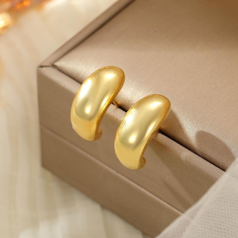 Banyan Tree Gold Cashew C-Shaped S925 Silver Earrings: European & American Style for Autumn/Winter