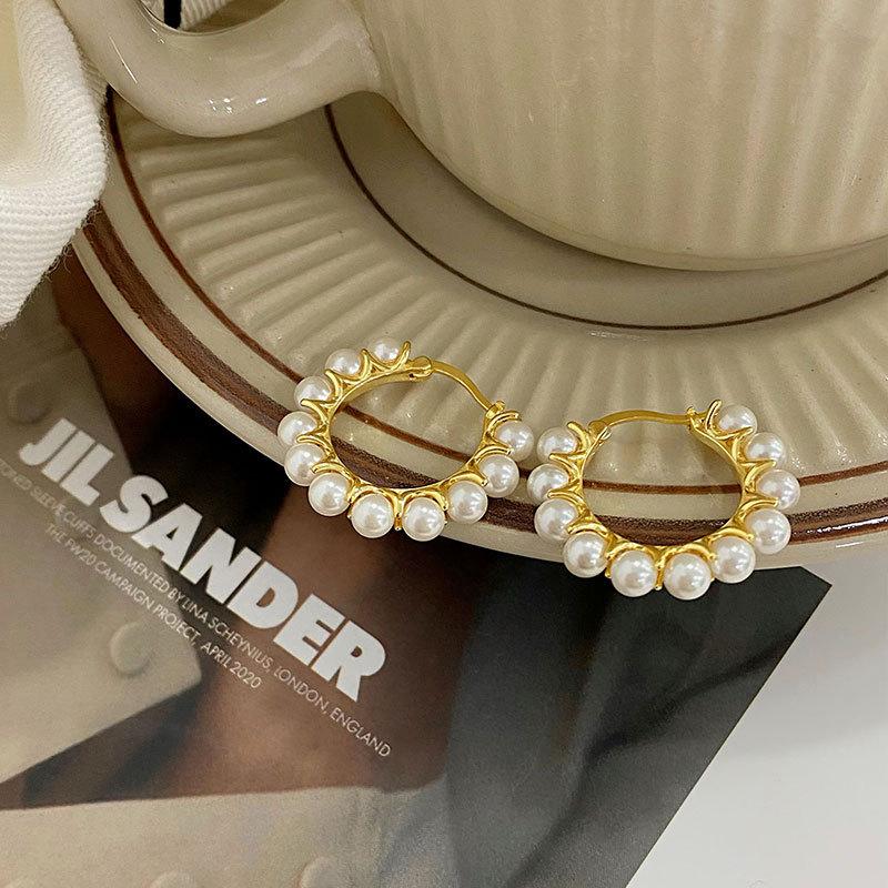 Light Luxury High-end French Elegant Temperament Pearl Ear Button Autumn and Winter Sweater Accessories New Style