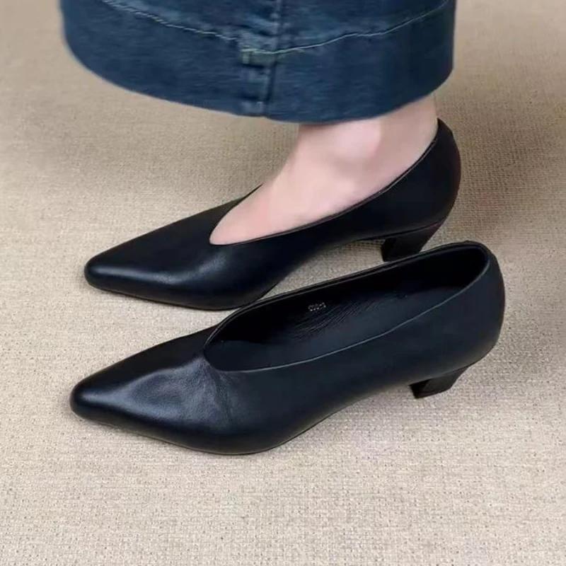 2025 Женские лоферы Кожаная Роскошная обувь Класс Бежевые Каблуки Черные Туфли-лодочки Квадратный Носок Элегантная обувь для женщин