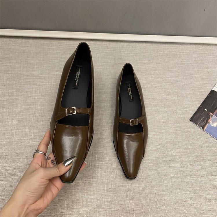 Остроконечные темпераментные туфли Мэри Джейн, женские туфли, новинка весны и осени 2024 года, французские туфли на низком каблуке для позднего вечера, маленькие кожаные туфли