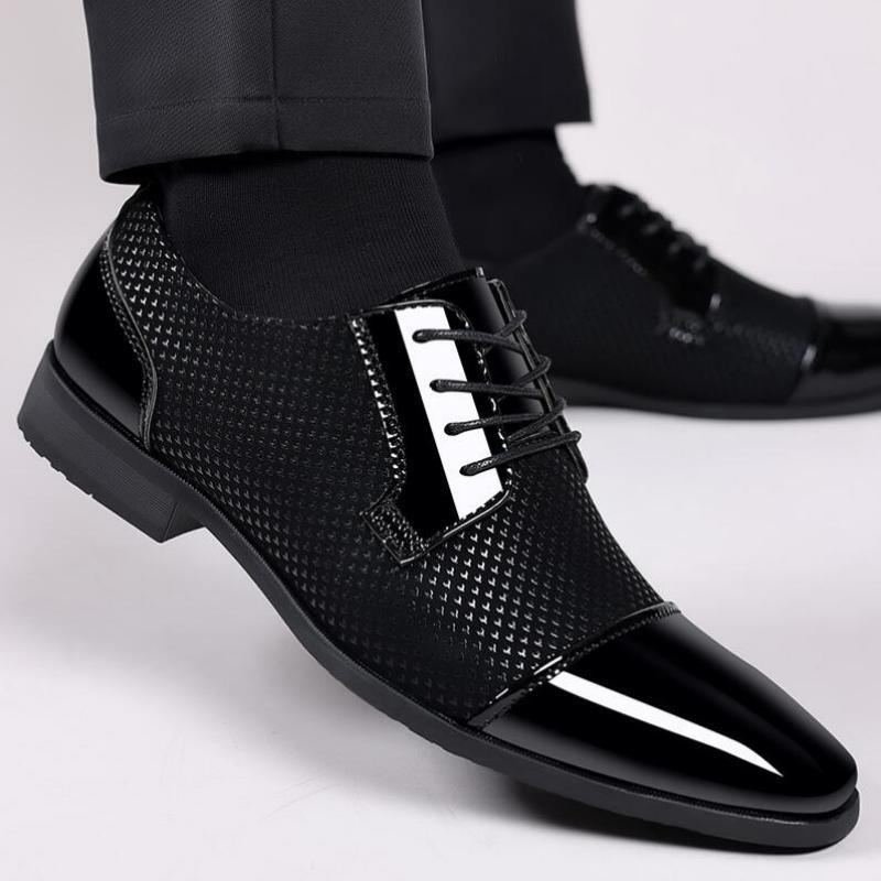 Classic Men Dress Shoes For Men Oxfords Patent Leather Shoes Lace Up Formal Black Leather Wedding Party Shoes