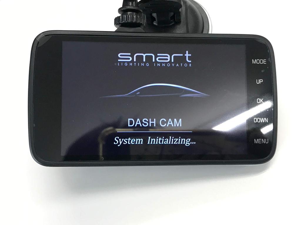 УМНЫЙ регистратор с камерой переднего и заднего вида, оснащенный технологией WDR и датчиком SONY B-T16 для записи ночных изображений с высоким разрешением.