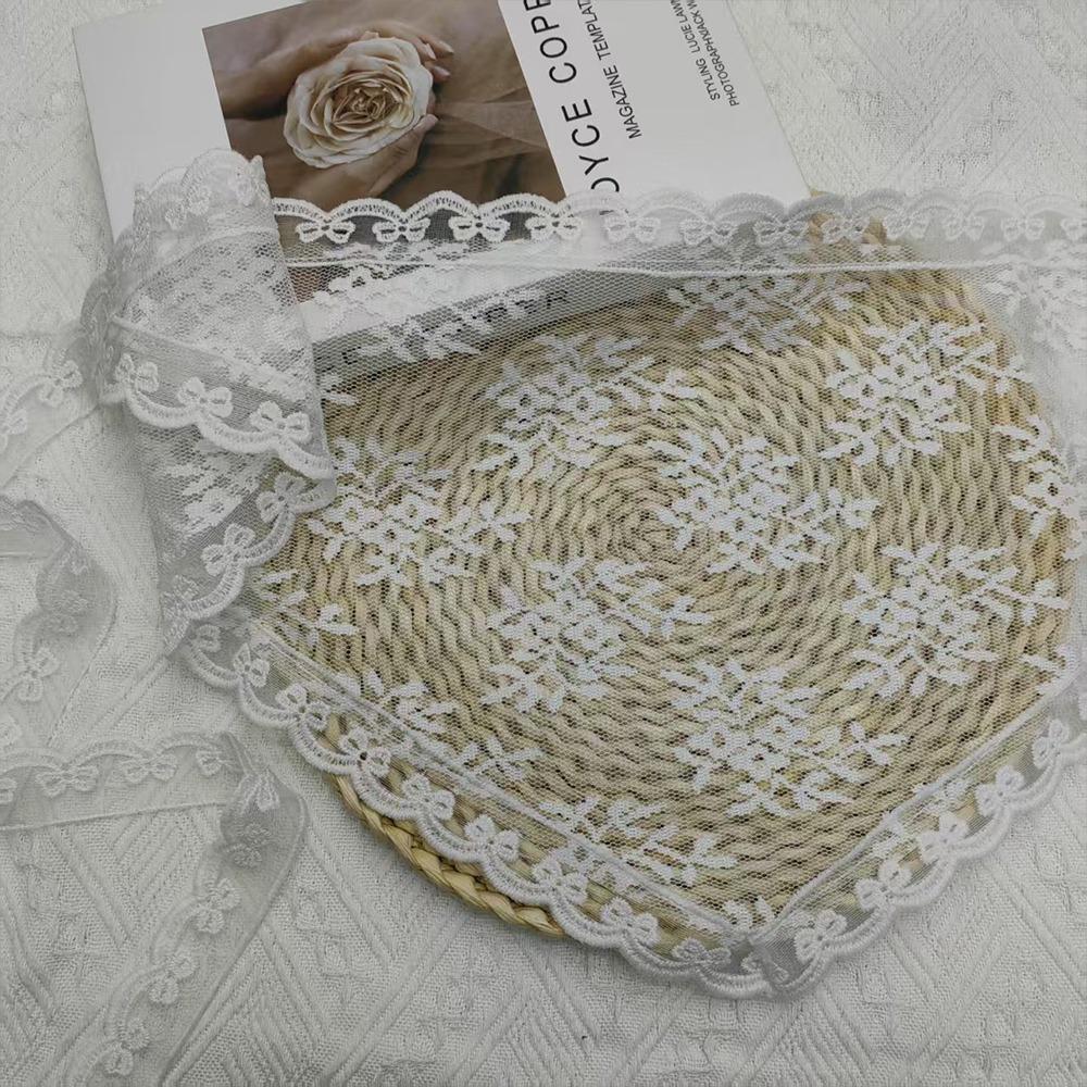 Embroidered Lace Triangle Headscarf White Hollow-out Hair Scarf Wraps Pastoral Style Woven Floral Hair Band Hair Accessories