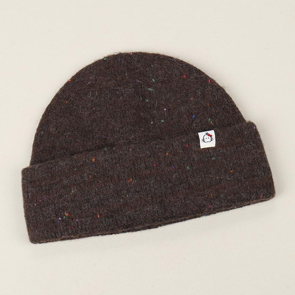 New autumn and winter warm and comfortable knitted hat women's versatile face small wool hat casual warm hat