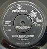 7-дюймовая пластинка FOURMOST - Auntie Maggie's Remedy R5528 Parlophone 1966 UK Рок Б/У