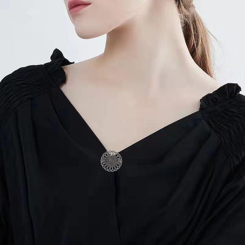 1PC Vintage Collar Clip Shawl Cardigan Flower Patterns Brooches Sweater Pins Dresses Buckle