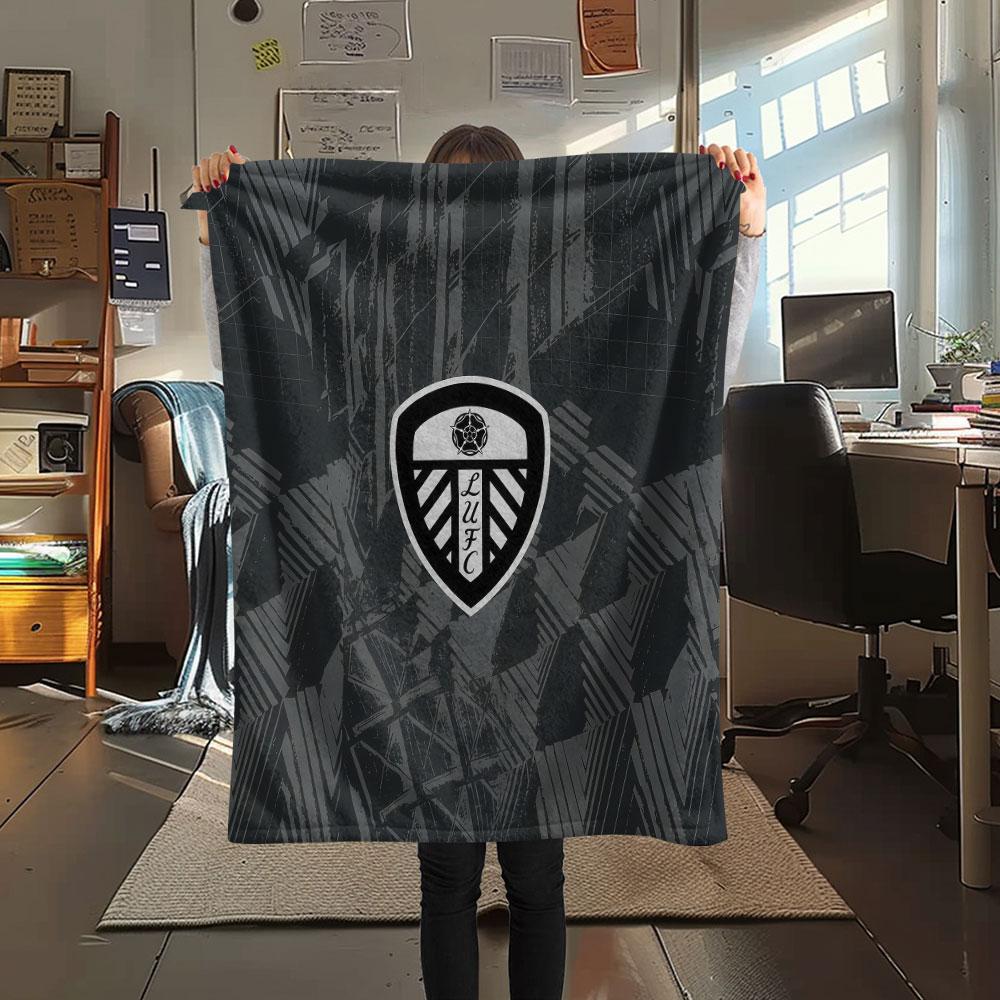 1PC Leeds United Patterned Flannel Blanket Suitable For All Seasons for Home Decor Warmth and Comfort Gifts Holiday Present