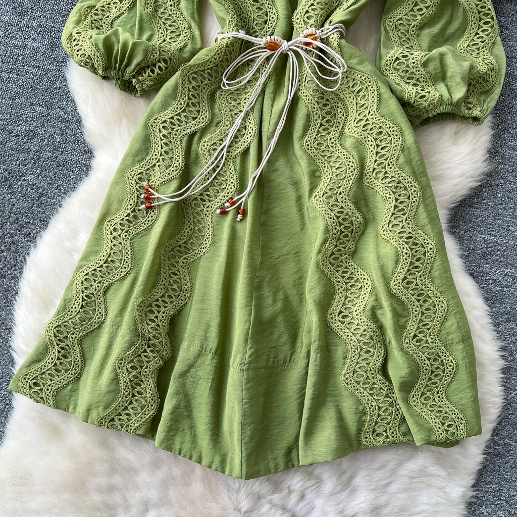 Весна-лето Женские V-образные вырезы с рукавами-фонариками Вышитые кружевные лоскутные шикарные платья с поясом