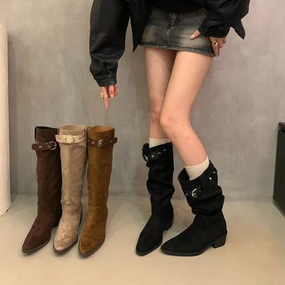 Винтажная плиссированная пряжка ремня Женские высокие сапоги Модные толстые каблуки Обувь с острым носком Осень Зима Слипоны Длинные боты для женщин