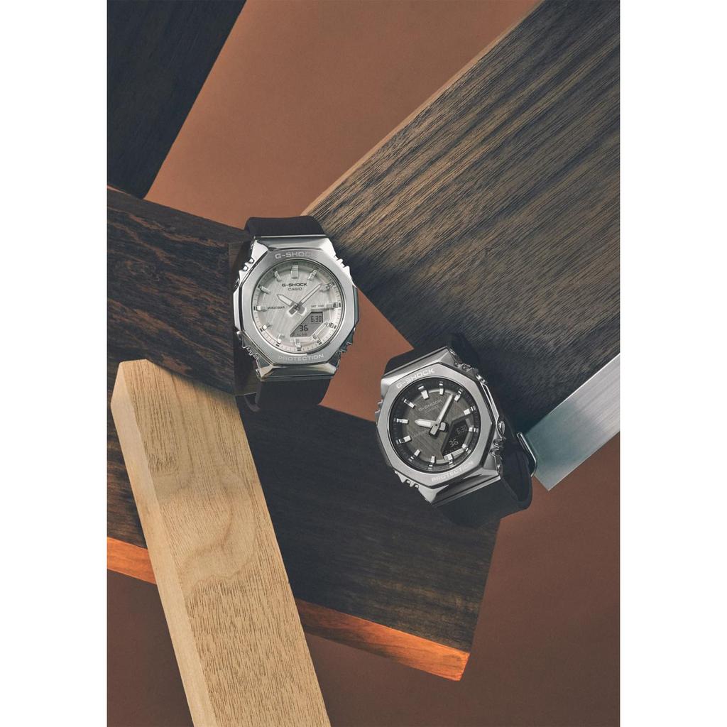 Casio Женские часы G-Shock GM-S2110-1A1JF, Экологичный металлический корпус, Серебристый и черный, Оригинальная японская модель
